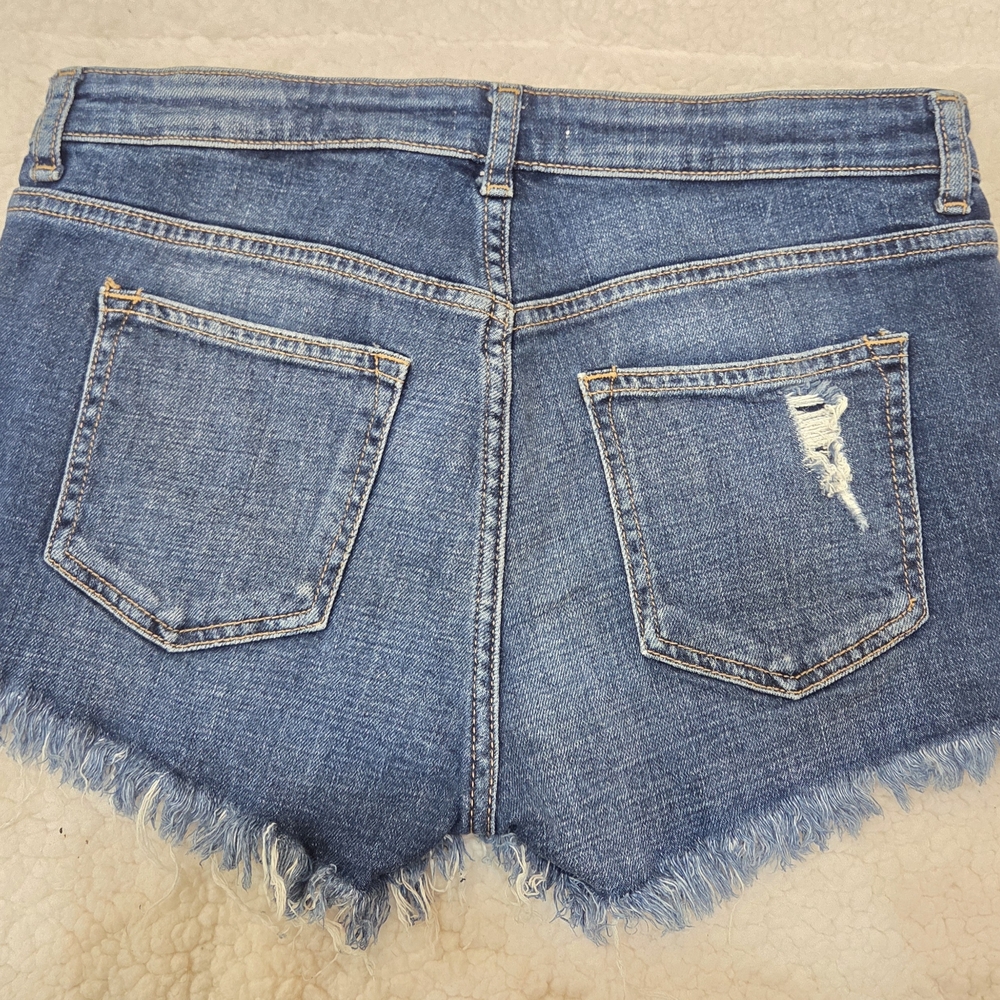 Chic Trendy Denim Distressed Women‎ Shorts- Size 4 - Frayed Cut Off - Picture 5 of 6